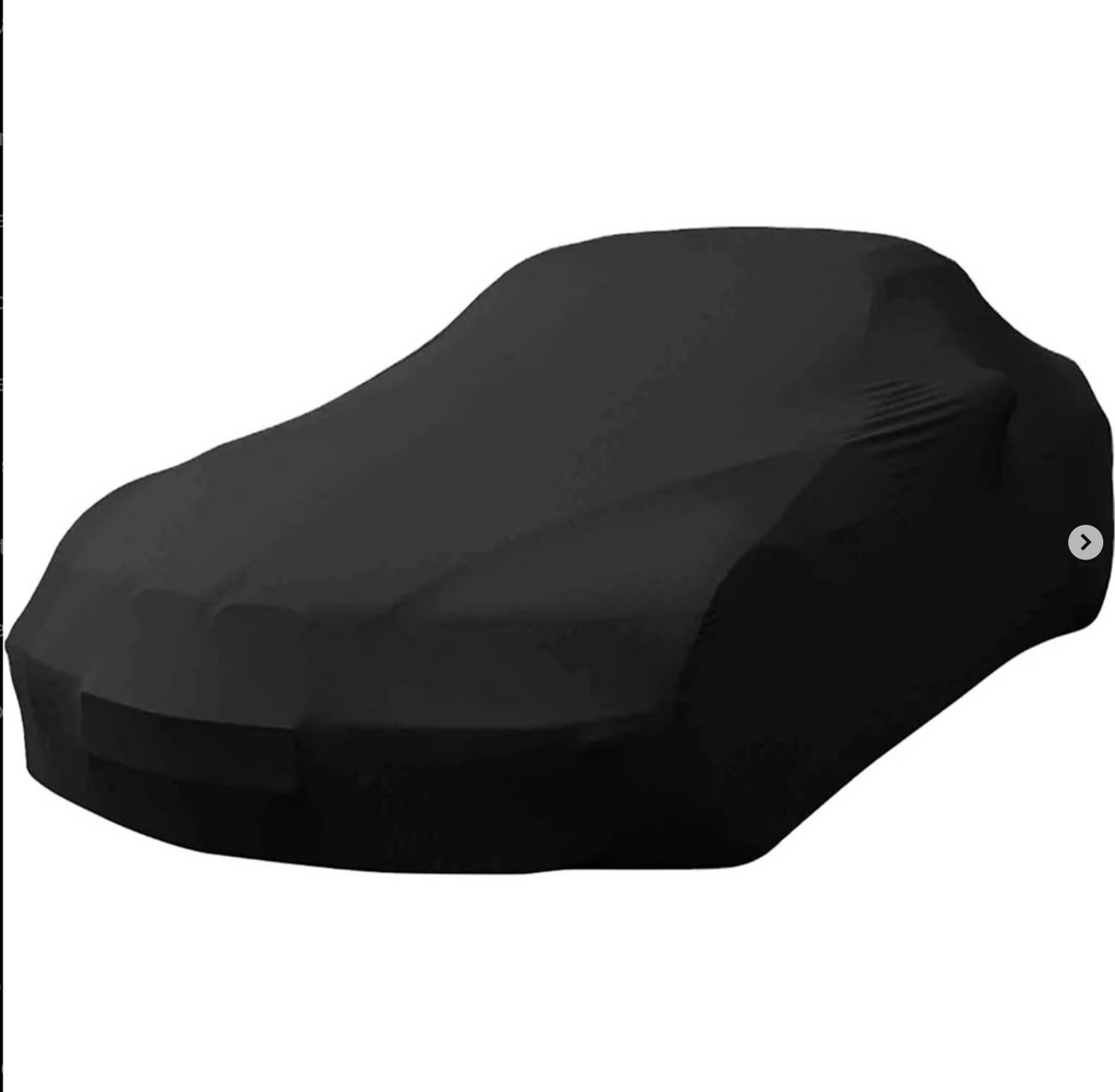 Raw string tarpaulin is heat and dust resistant, but not waterproof. It can be installed on all types of cars.