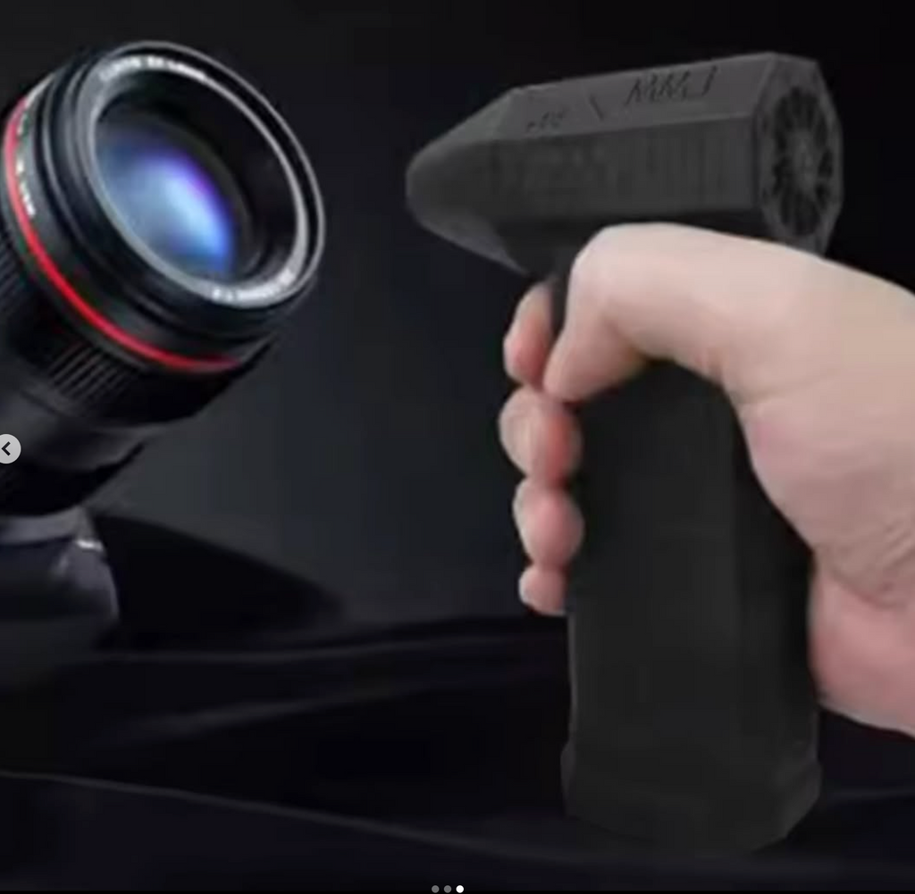 Car dryer from water or ice, speeds up the process of igniting fires, removes dust in a distinctive way