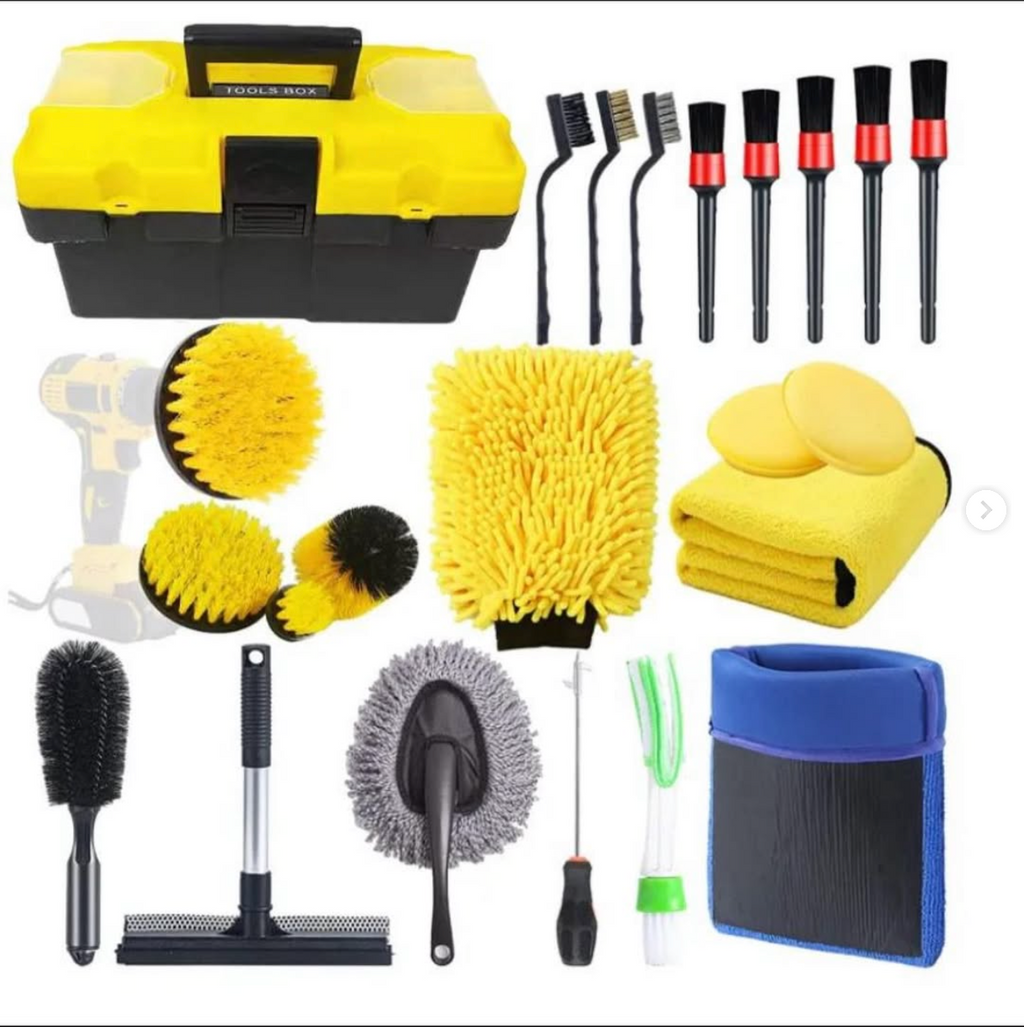 Car wash cleaning tool set display includes 23 pieces of cleaning supplies