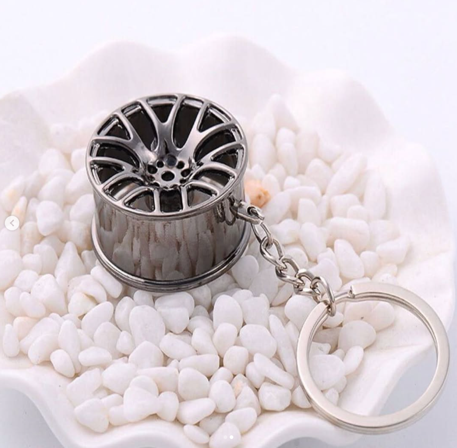 High quality 3D metal key chain available in two colors: gray and black